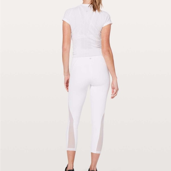 Lululemon White Leggings Train Times 7/8 Pant Size 6 with small hole - Picture 6 of 16